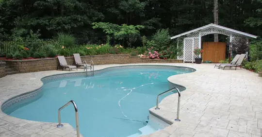 A pool with no plumbing issue