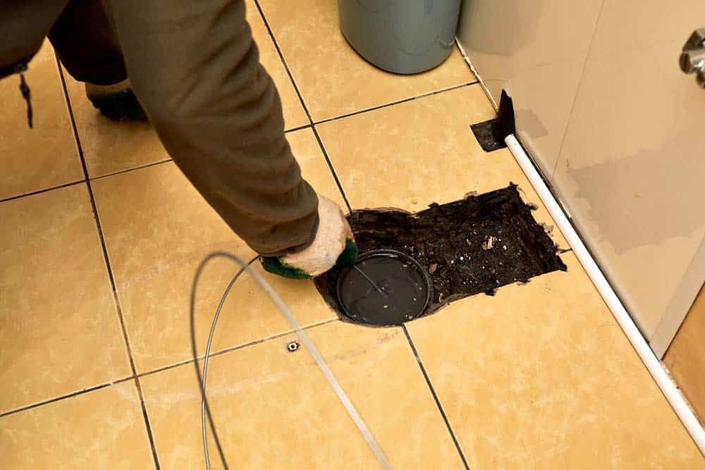plumber drain snaking a pipe Sacramento, CA